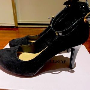 Brand New only tried once Just Fabulous pumps. size 7